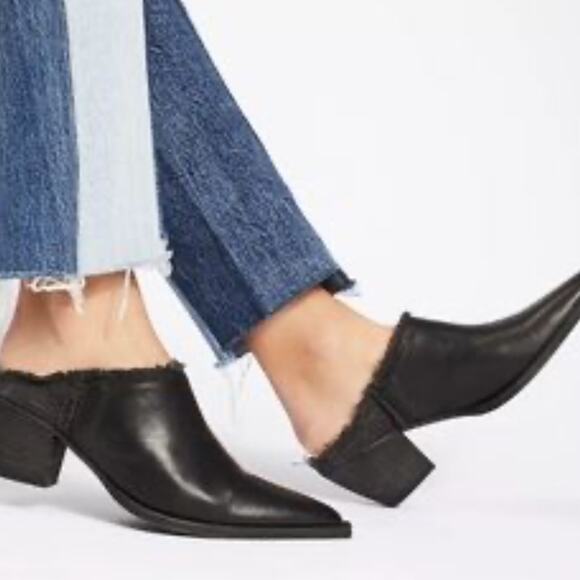 Free People Black Leather Fringe Pointed Cowgirl Slip On Mules Booties Size 36/6 - Picture 12 of 12